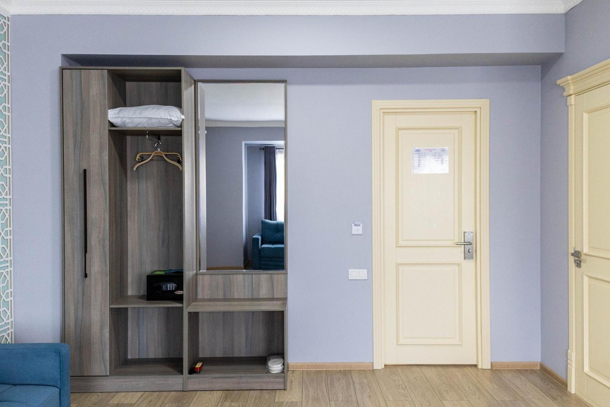 Khan Hotel Samarcande Chambre photo